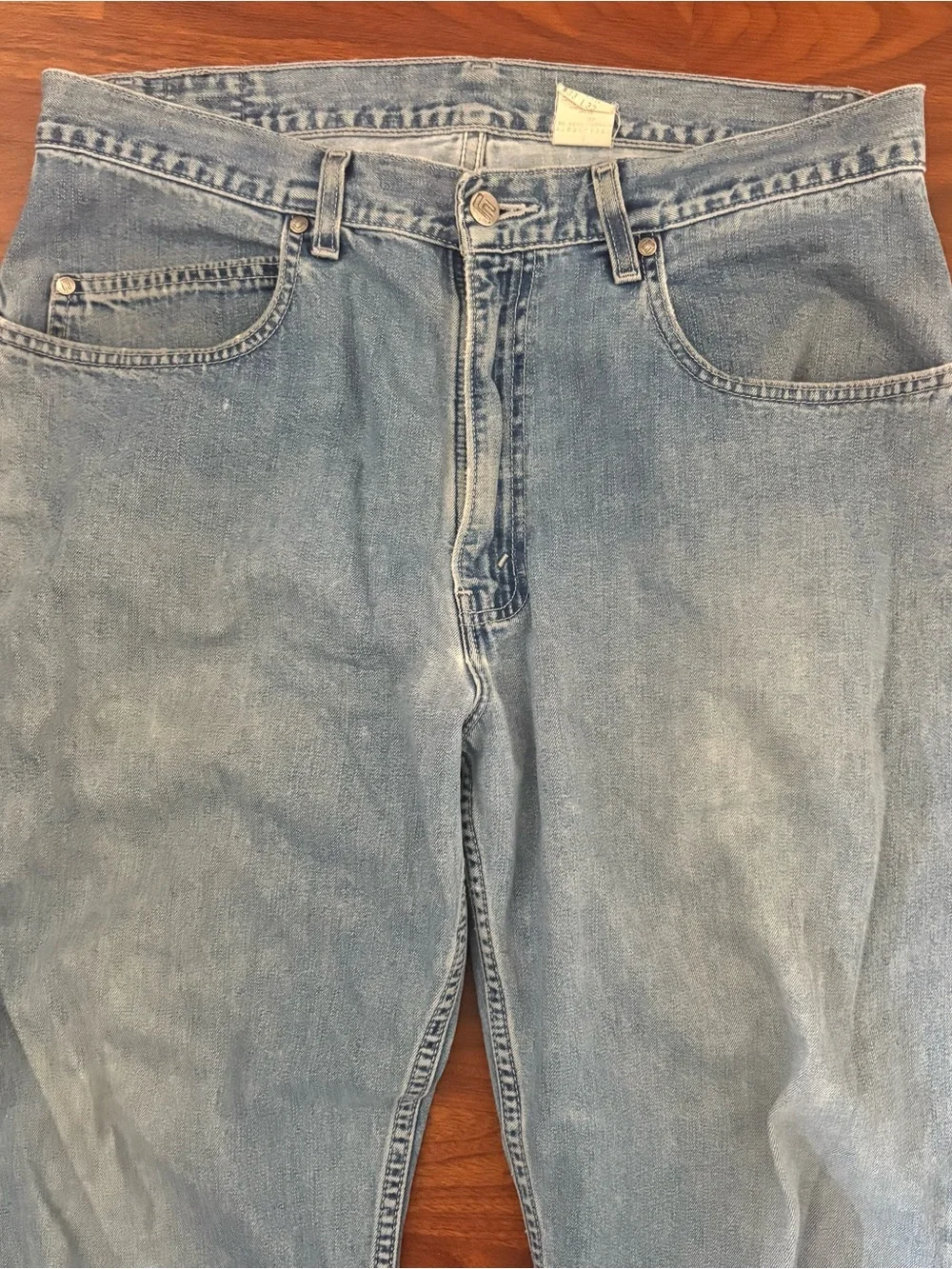 Vintage Levi’s L2 Skater Light Wash Loose Fit Baggy Denim Jeans Size 33x30.5 USA